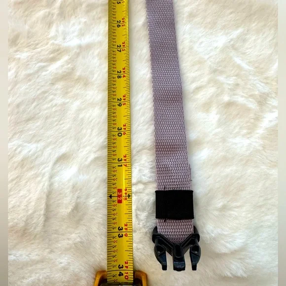 Adidas Lavender Quilted Waist Purse/ Fanny Pack w/ Adjustable Strap to 33”-34” - Picture 11 of 11